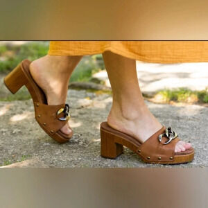 White Mountain Jem Footbeds Clog Shoe in Tan size 9 Retro Wood Slide Heel Chunky